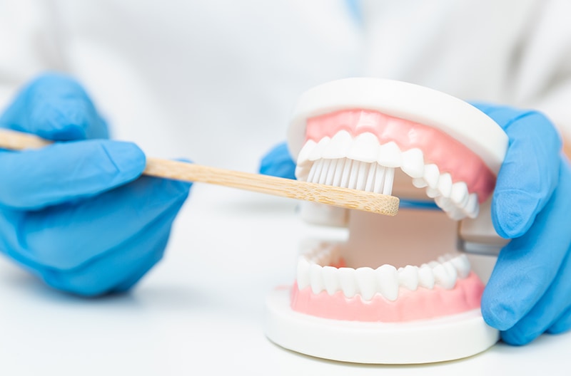 智齒蛀牙-拔智齒-牙刷選擇-正確刷牙方式-台中朗日牙醫